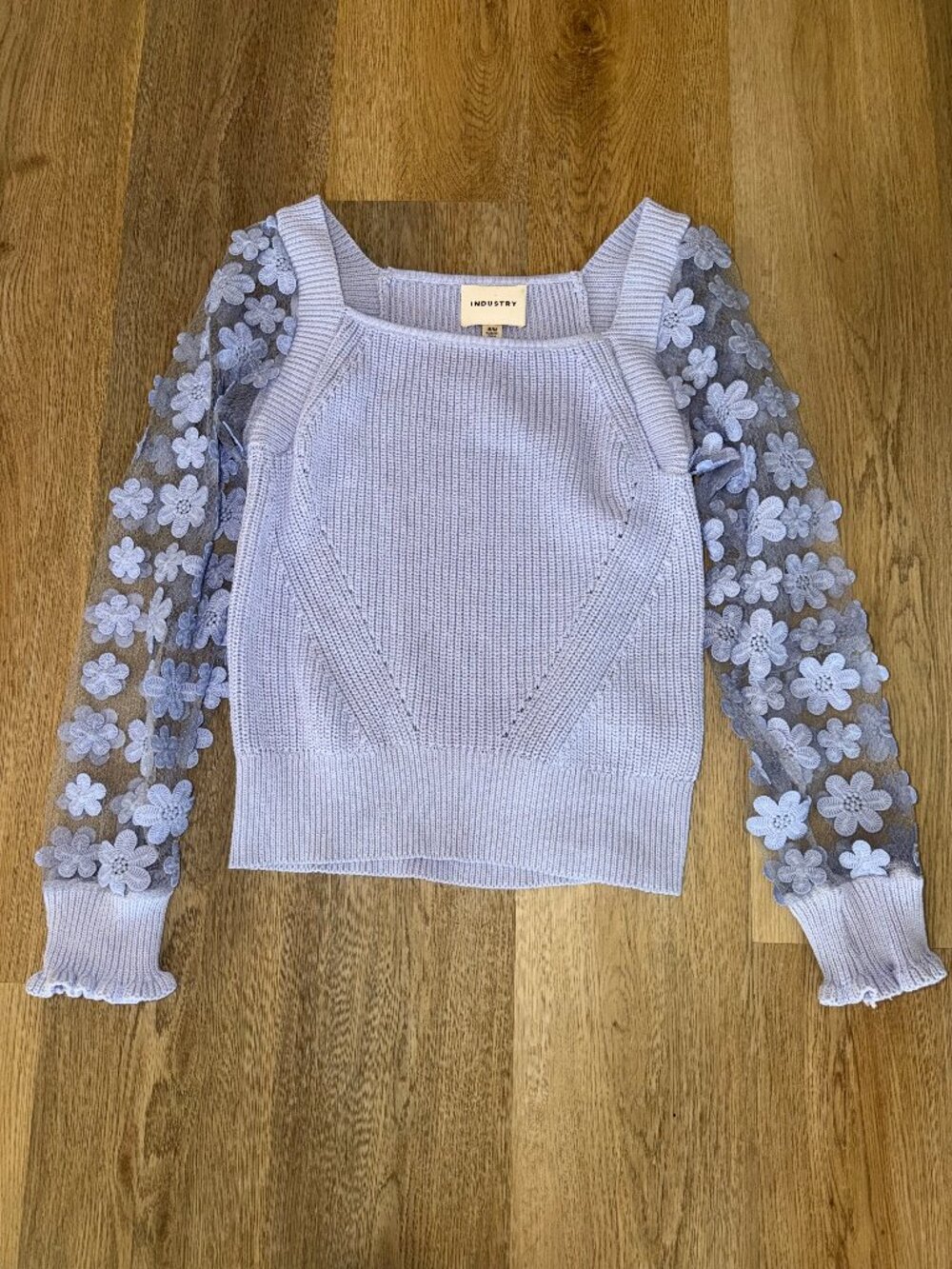 Beautiful Like New Lavender Sweater - Size Medium